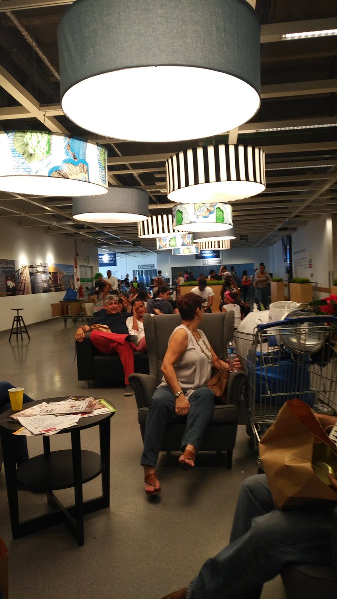 IsaacRamirez's tweet photo. La incoherencia hecha tienda ¿díganme señores de @ikea_RD de qué vale comparar por la páginas Web para ahorrar tiempo, si cuando vienes a buscar tu pedido pierdes 2 horas en filas estúpidas y procesos arcaicos?
#IKEARD https://t.co/5pW8lEDhEn
