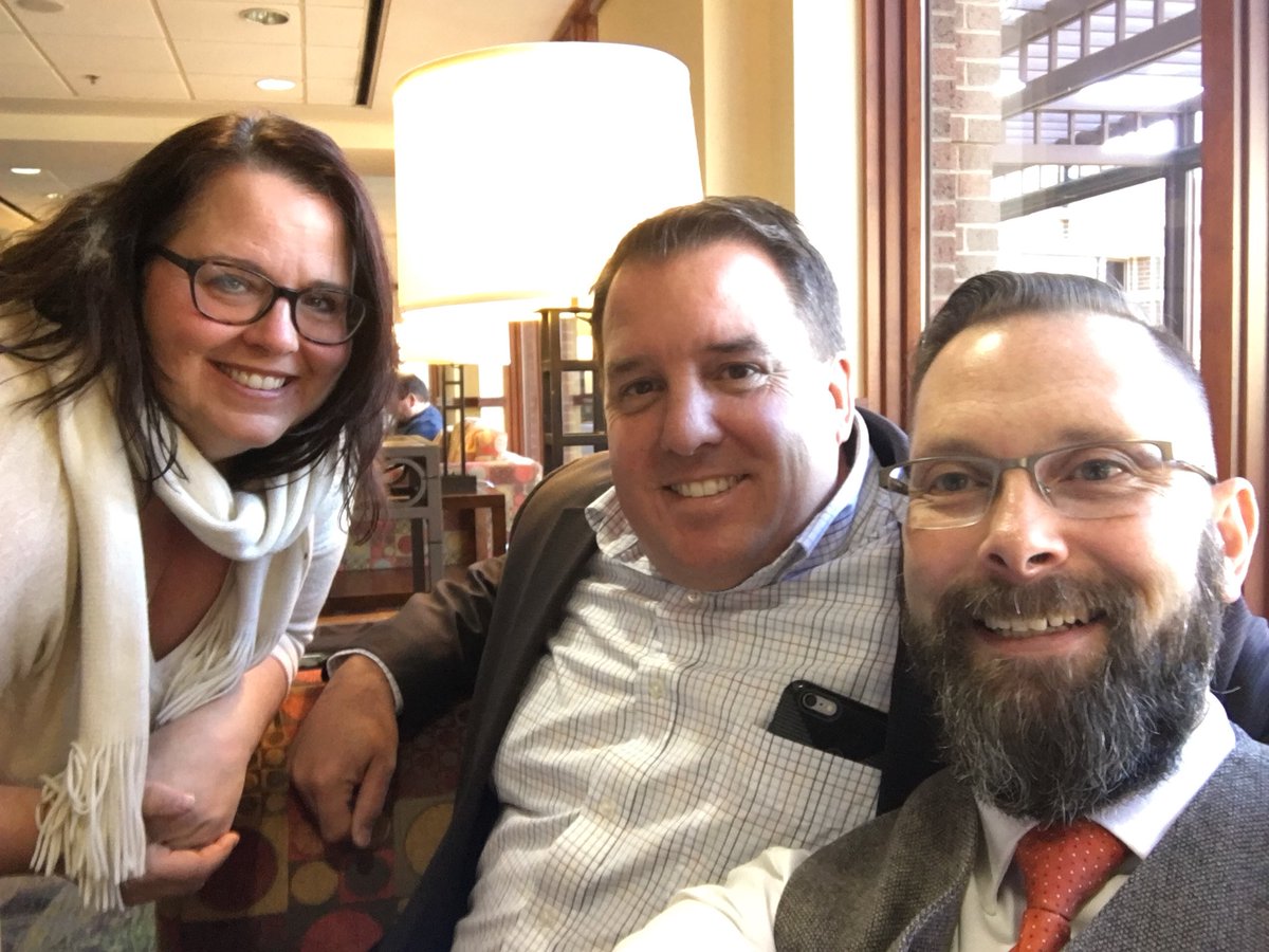 oswegofinearts's tweet photo. Past & current presidents’ of our VIP’s! They gave a presentation on Art Boosters and the amazing work they do!!! @Ilaea Conference #ILAEA17 @NAEA @ArtsAllianceIL @sd308 @ohs308 @hpodjasek https://t.co/G26WnPBGmD