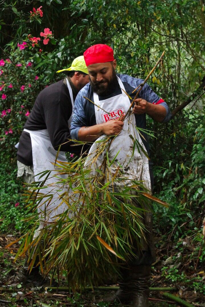 feschimanoski's tweet photo. A lida é dura paizano.... mas me garanto #schimaassador #bbqbrasil @sbtbbqbrasil @schima_assador @ChefDahoui @Carlosbbq @ctossioficial https://t.co/7u0v5oT8YH