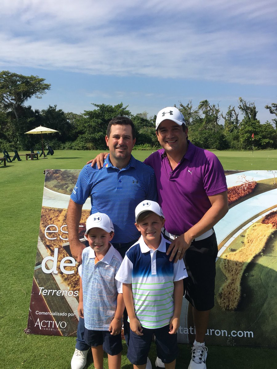 Aprendiendo golf con él mejor de México! .... Me refiero al de azul 😁