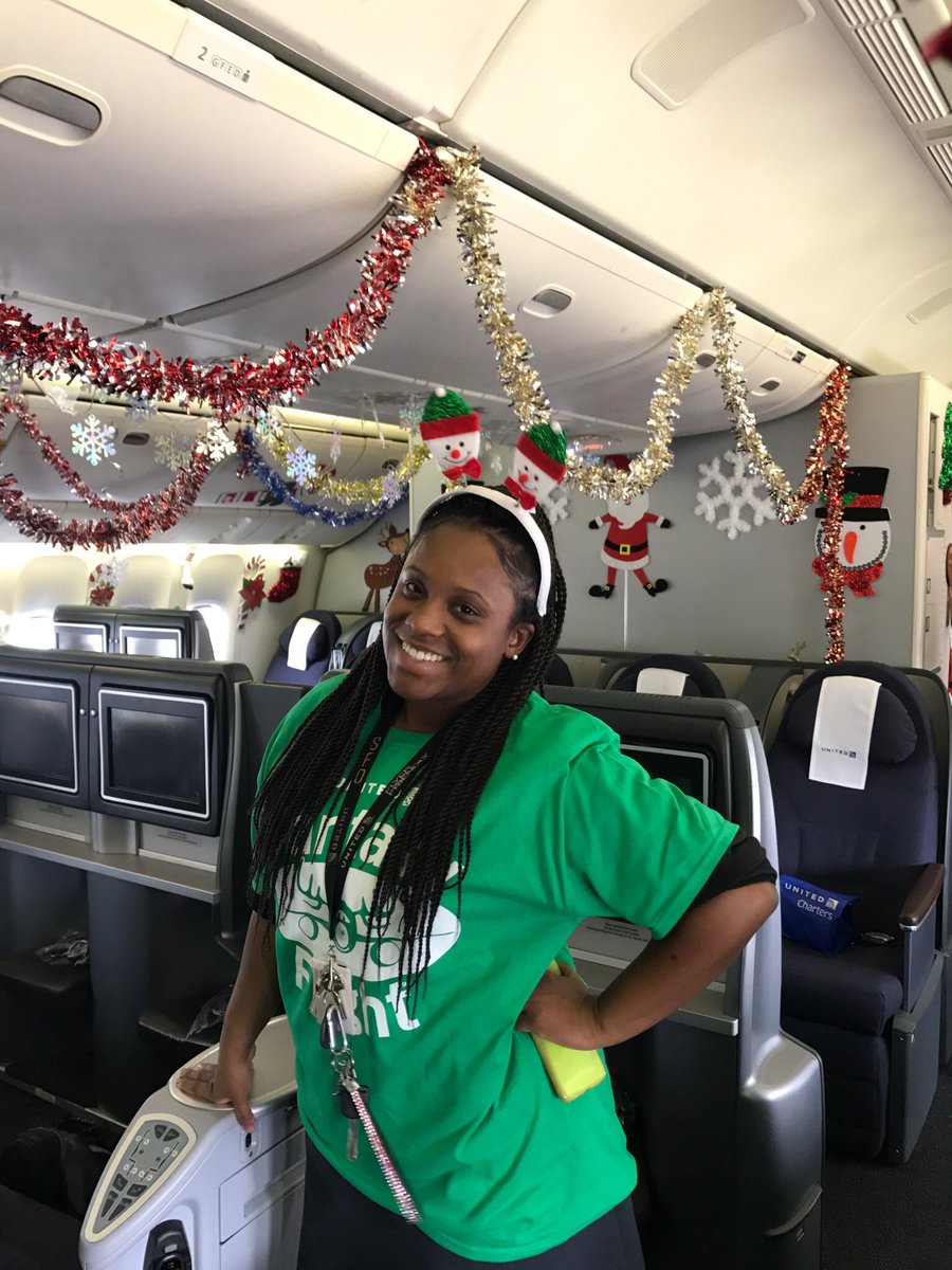 DeltaWorking4UA's tweet photo. SFO #FantasyFlight to the North Pole!! Say hi to Santa for us!! @weareunited #beingunited #whyiloveao #UnitedProud #UnitedAirlines 🎄🎁 https://t.co/493woEifjl