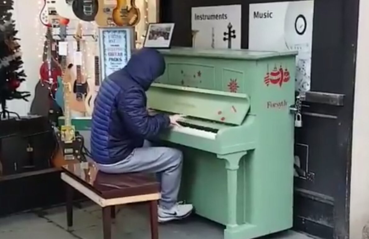UnifyTheMusic's tweet image. Get this guy on the #XFactorFinal next year! #TheDeansgatePianist seeing is believing! Help this guys skills go viral youtu.be/AnndwXAX4Y8 🔥🔥🔥🔥🔥🔥🔥🔥🔥🔥🔥🔥Please RT!!