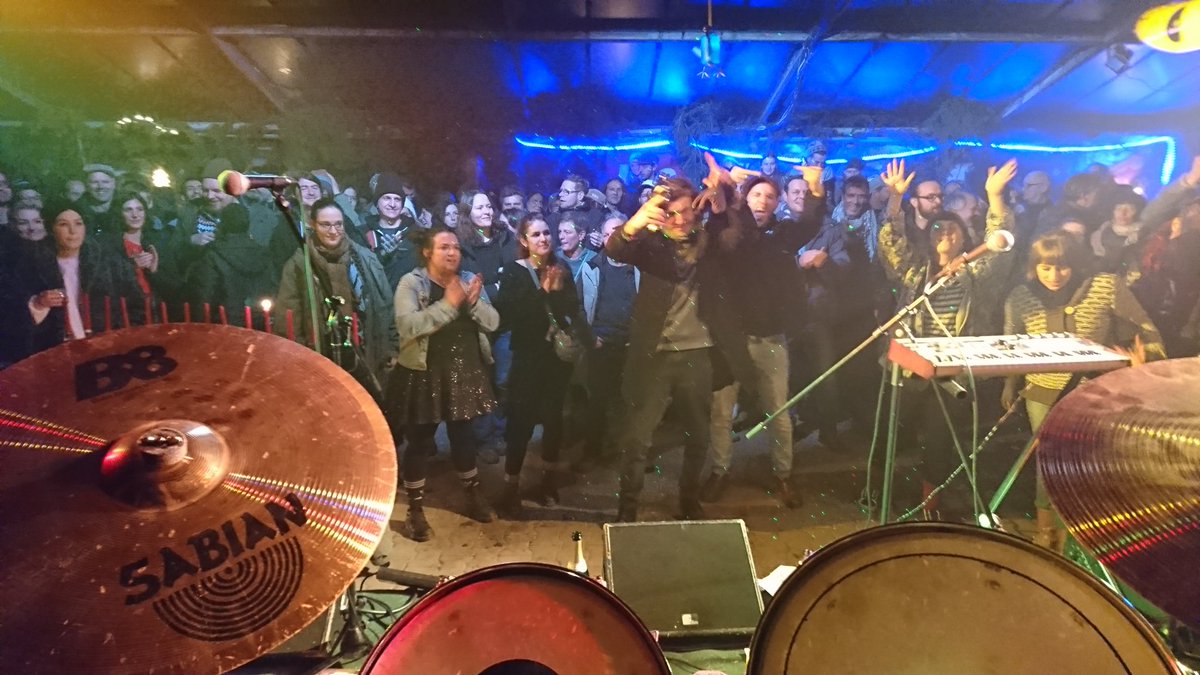 ursus_band's tweet photo. Okay, wir haben euch heute gezeigt, wer bisher Ruler*in war! Danke liebe Kartoffeln, ihr seid tight! #Ursus #Kartoffelfest #Nazipunksfuckoff https://t.co/TplN0XcD28