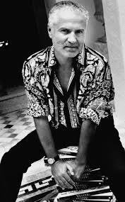 Happy birthday to the legendary designer Gianni Versace! (1946-1997) 