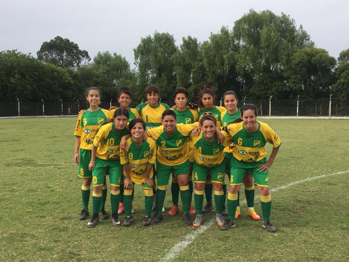 ClubDefensayJus's tweet photo. #FutbolFemenino Vamos las chicas!! https://t.co/JvxvG7Wcm7