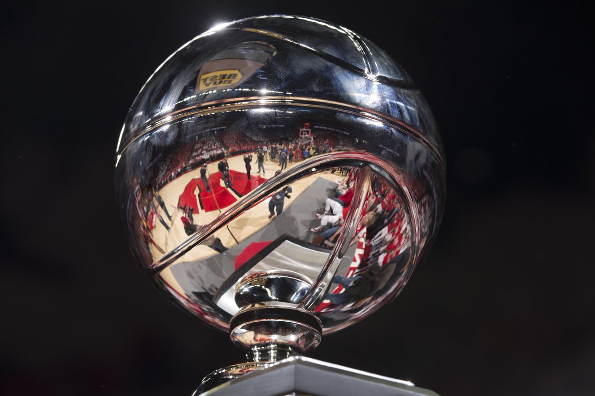 BadgerMBB's tweet image. Pursuit of a 19th Big Ten championship begins today.

#OnWisconsin