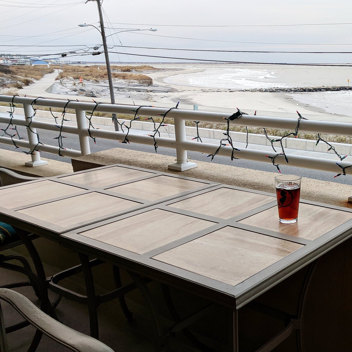 LaurenAPN's tweet photo. Christmas lights are up at #Club512
#OffSeasonBeachWeekends
ποΈππ
ππ»πΊ https://t.co/VlqzVZB9eb