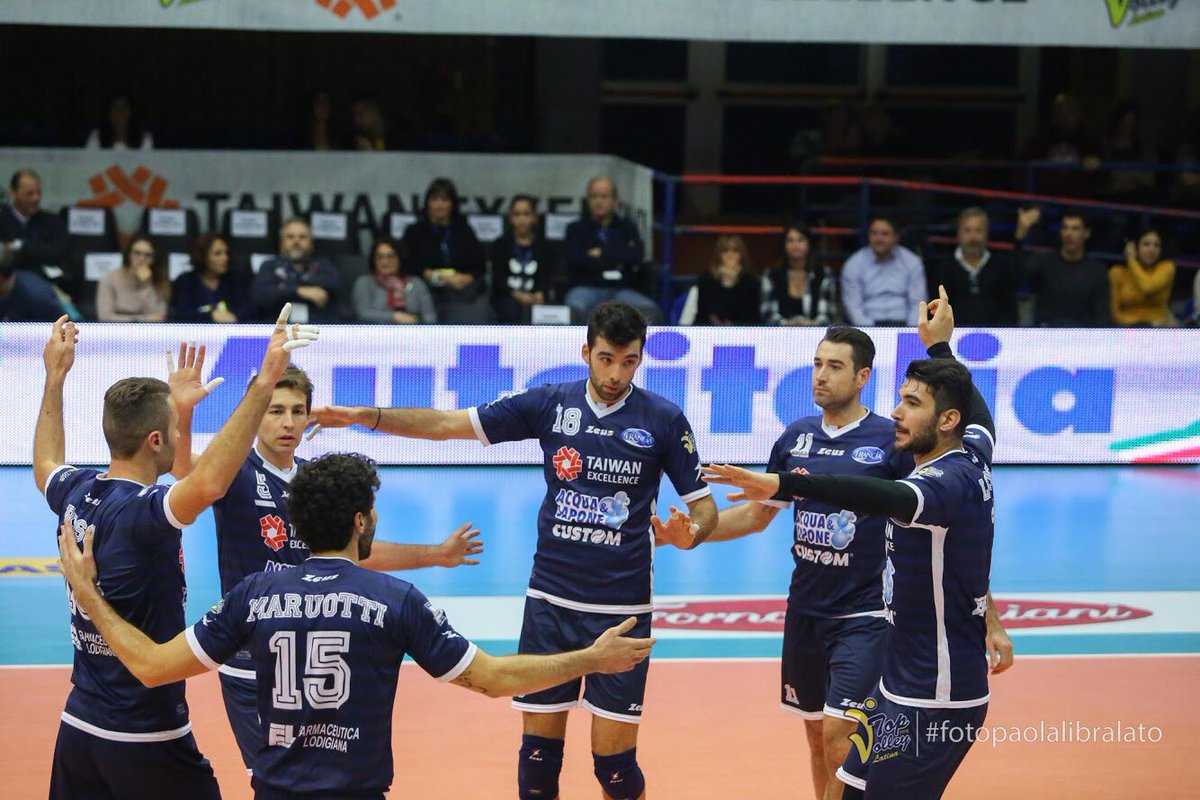 topvolley1972's tweet photo. #TopVolley45 #MonzaLatina 3-1 Il quarto set va al Monza 25-18 e la partita finisce qui 
#insiemesiamopiùforti https://t.co/690As29eph