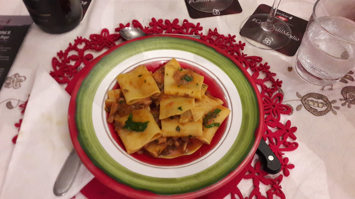 blackpingus's tweet photo. Paccheri igp di Gragnano ai calamari e olive Taggiasche #fiorfiore @Coopitalia @gnammo https://t.co/C35uDcqwbj