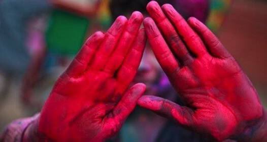 PUNEETK006's tweet photo. @oppomobileindia Red Holi Hands 
#OPPOF5PowerfulRed #OPPOF5 #CaptureTheRed https://t.co/gArVYv1gxY
