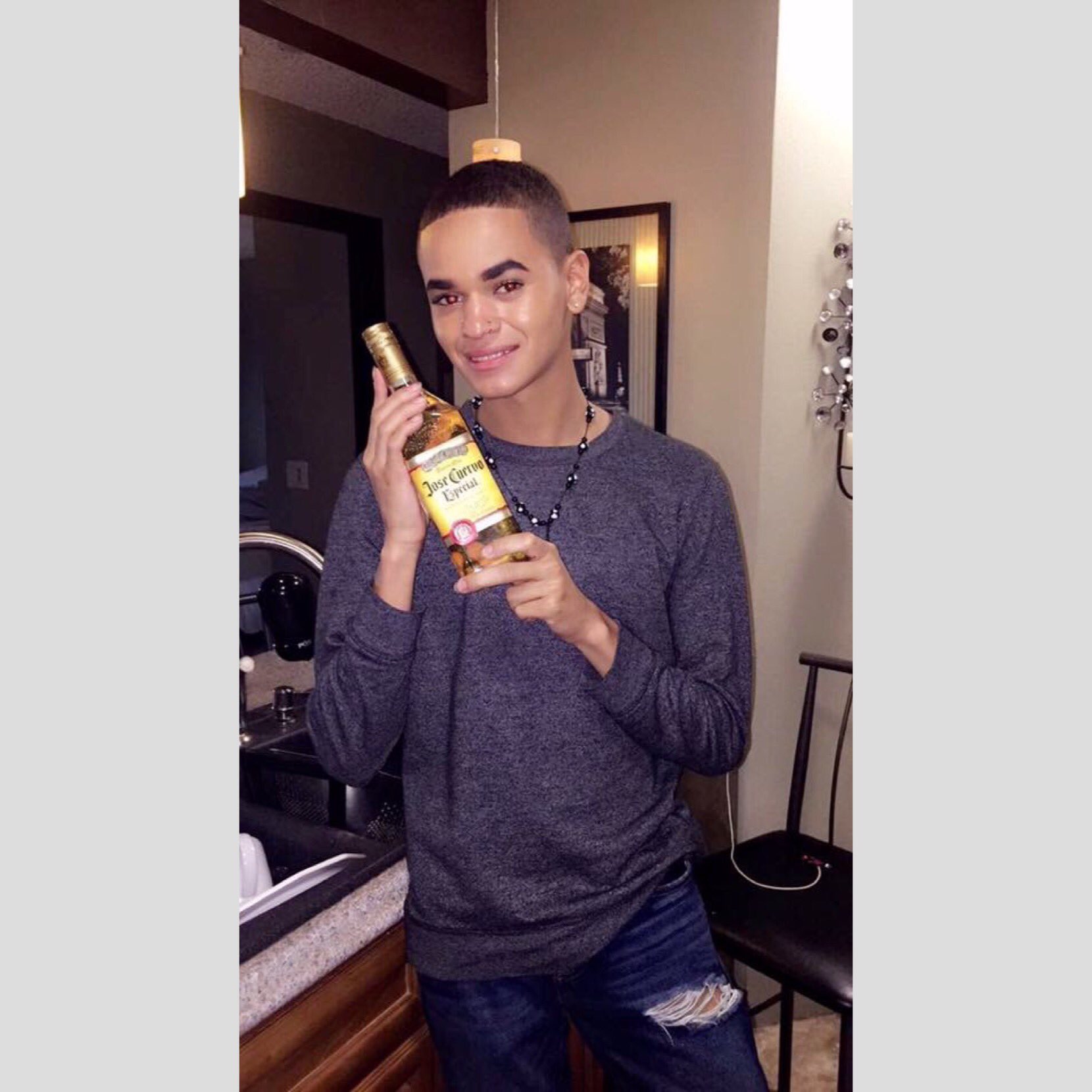 Who wants to take shots!? ? https://t.co/Dwikgk3Pm1