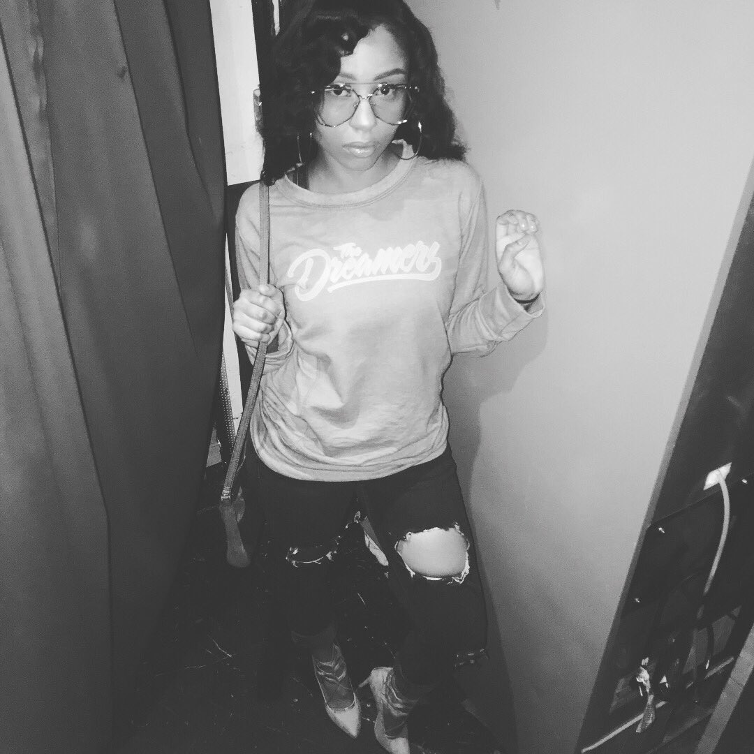 inspiredbosses1's tweet photo. “I’m too old to kid you, I gotta adult you”
___________
#fabolous 🔥🌸 #FAB #LIFESTYLE
____________
#DreamersandBelievers @thedreamersandbelievers Clothing 👕👚👖#UndergroundConnect https://t.co/XgeerIaADW