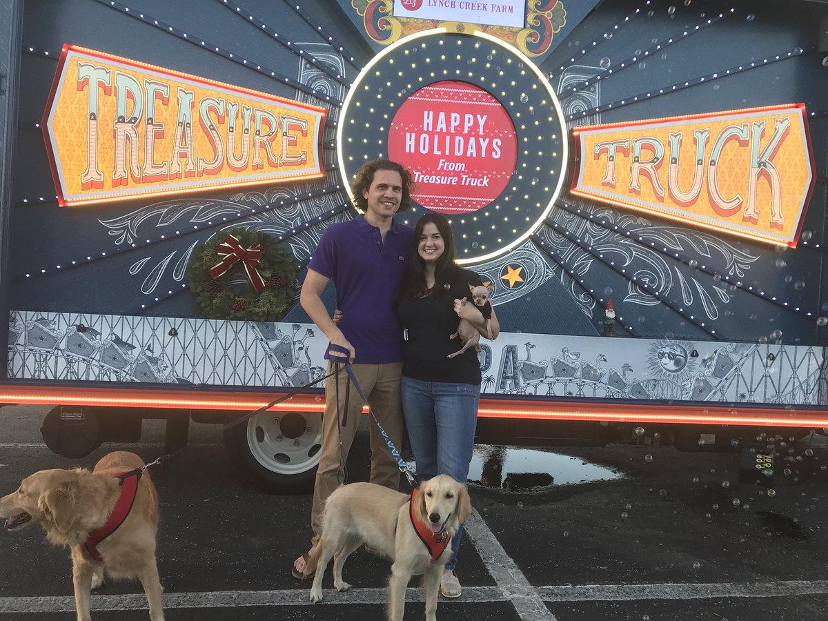 Mephistephales's tweet photo. @treasuretruck Brought our 3 fur babies to see the ladies at the Tampa Treasure Truck! They’re always so nice to us! The wreaths is stunning too! #treasuretruck https://t.co/WQnwiTMwEu