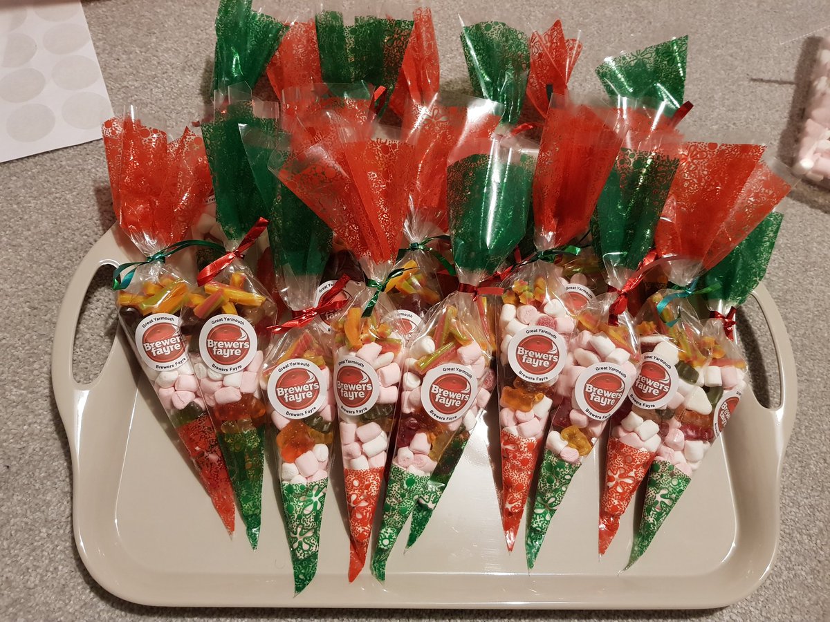 Sweet Cones to raise money for GOSH! These have been flying out! 😁 <a href="/chrislewis6/">Chris Lewis</a> <a href="/KaylsCarman/">kayleigh Carman</a>