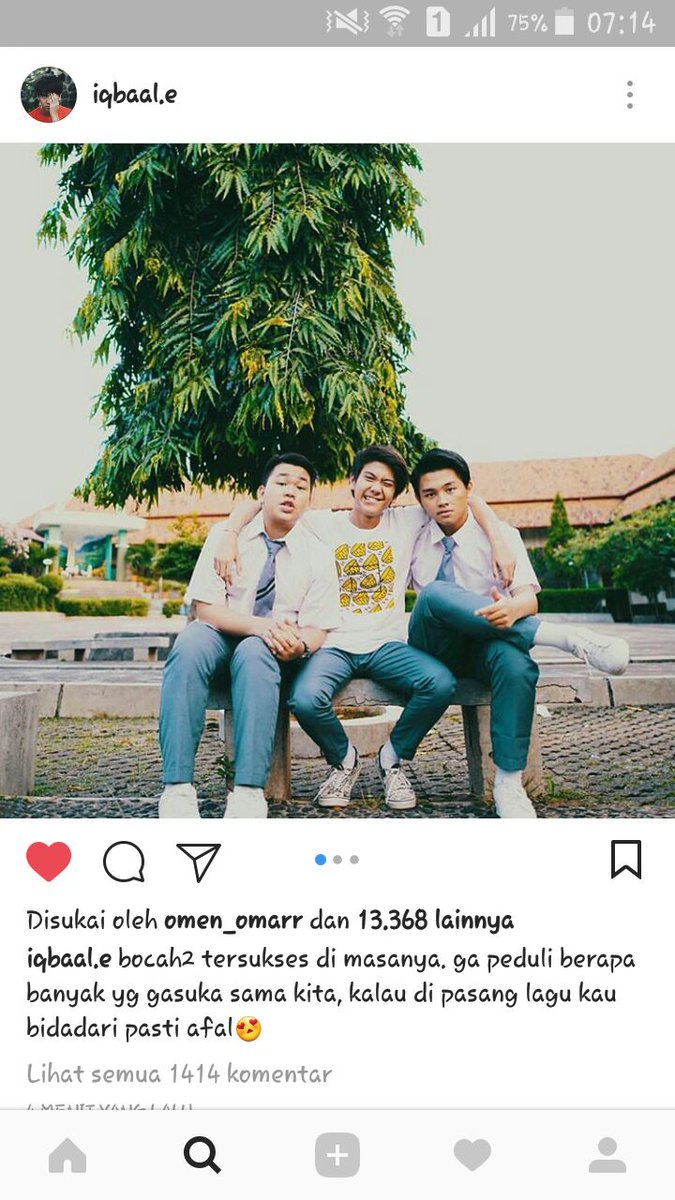 stftmh_e's tweet photo. @baalebasalki @iqbaale ini caption sebelumnya, sekarang udah dihapus😂💙 https://t.co/oURf6doxDW