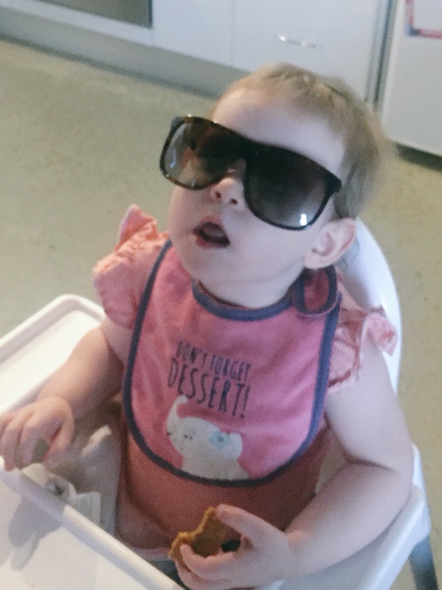 samantharbooks's tweet photo. Happy summer from Australia โ stay cool ๐๐ป #summer #shesocool #halfmyfamilyisinUSA https://t.co/pdiBvPDkcM