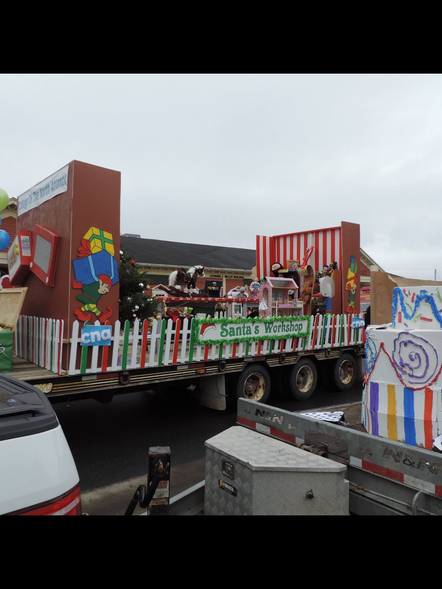cna_pla's tweet photo. Great job! 1st place in the commercial category . Placentia Christmas parade. CNA-Placentia @CNA_News https://t.co/RSFzY1kv7K