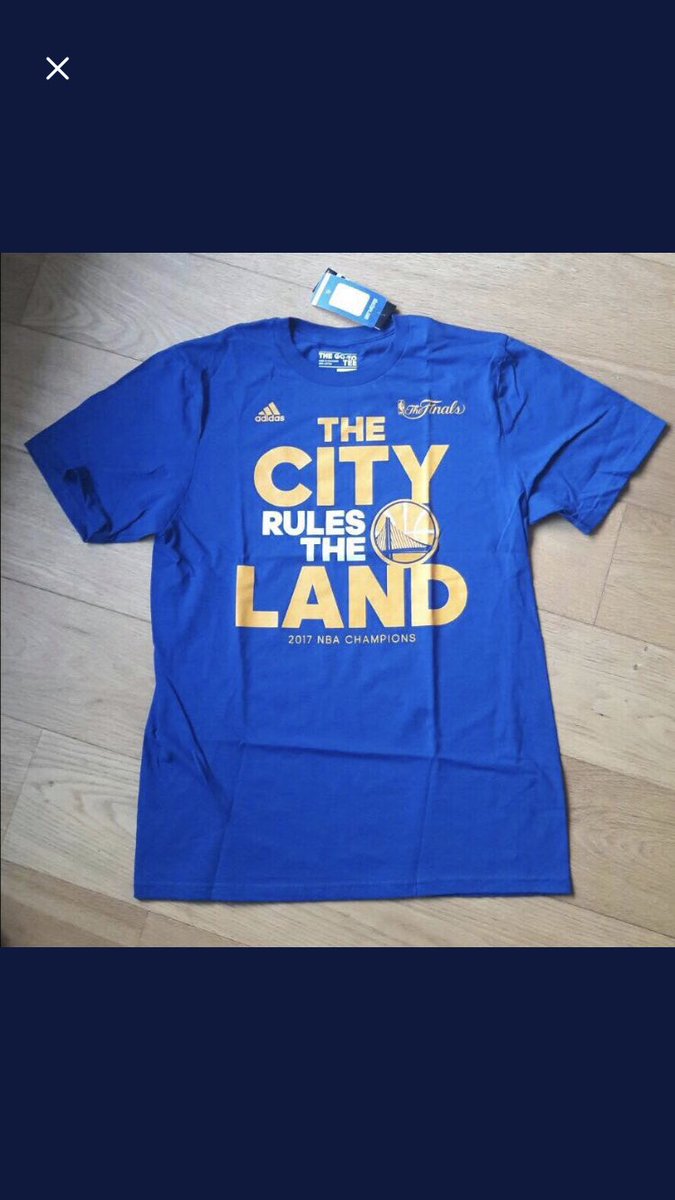 Ouahleouff_Just's tweet image. Les amis je compte sur vous. @ForTheWinFR me fais gagner un maillot à 2k RT😍