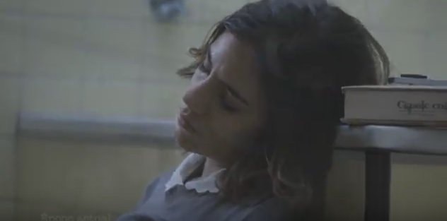 CroaciaEla's tweet photo. Mía se desangra en el baño 😭😥😔#Cap51 Noo Mía estaba herido😱😭😥😔😞@elavelden @caerententacion https://t.co/GKwWlO2lZE