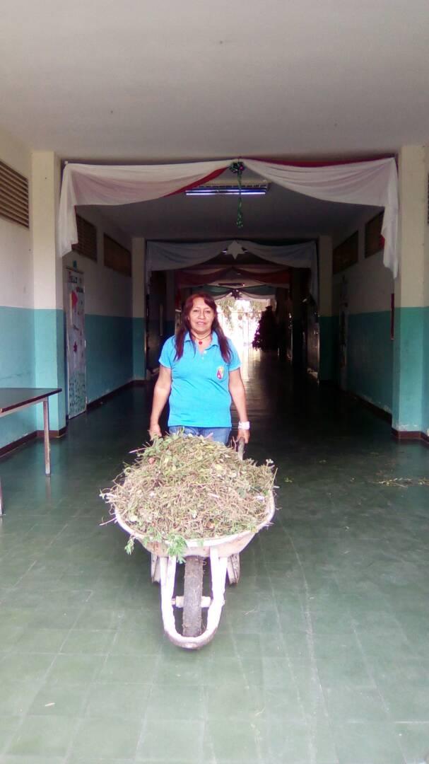 VCEUPAltoMir's tweet photo. #EstaEsMiEscuela #MBFActivo #AltosMirandinos Jornada de Mantenimiento Voluntario @NicolasMaduro @JauaMiranda @WilliamsMacondo @machadoluis99 @RosangelaOrozco @ZEAltosMir https://t.co/mpetc9yE9d