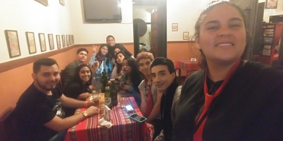 CCWPeru's tweet photo. Celebrando con el club despues del concierto ❤❤🍻 https://t.co/0xZRZiG97V
