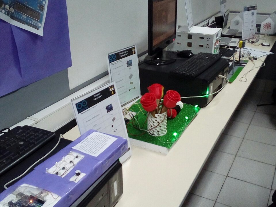 etraggio's tweet photo. TICs trabajos con arduino #exporaggio2017 https://t.co/bz0d5aiIz8
