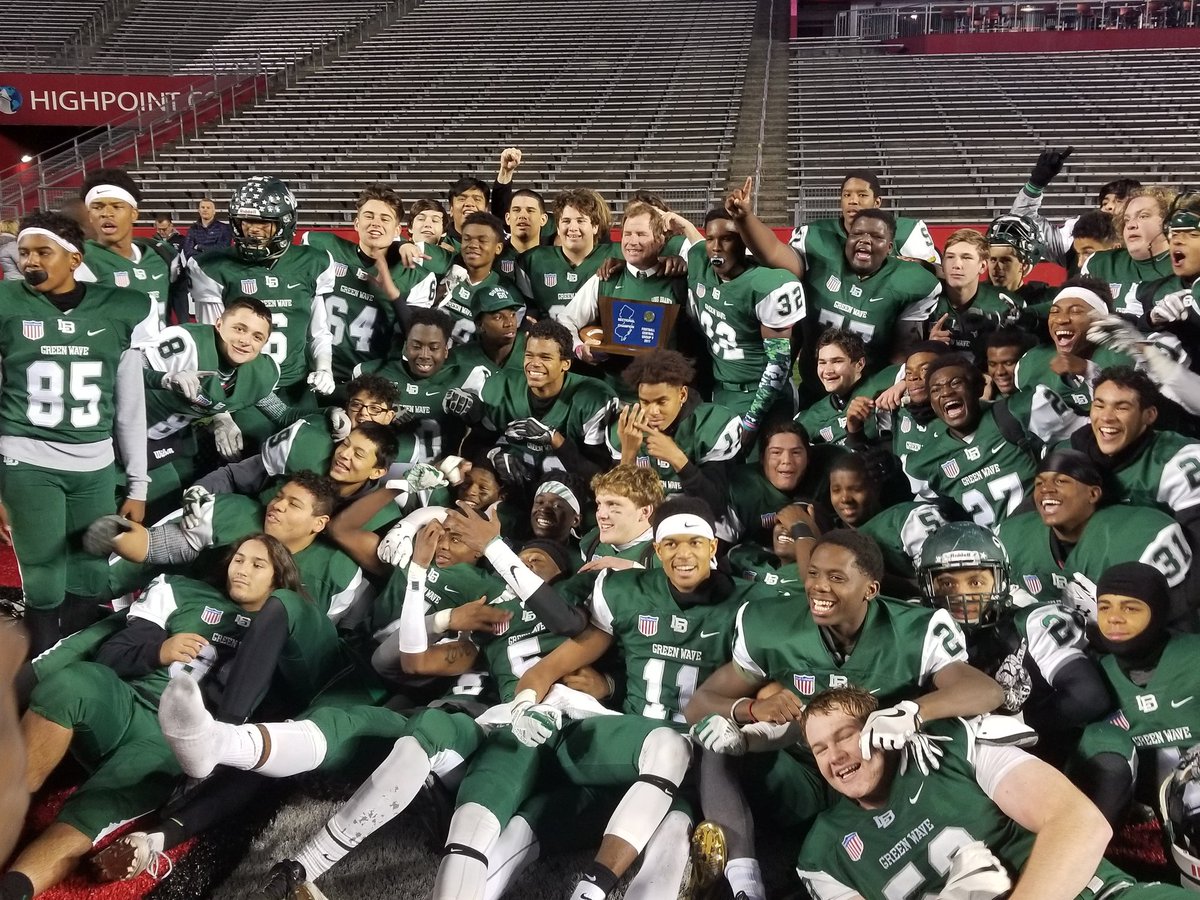 Scott_Stump's tweet photo. Here are your 2017 CJ Group 4 champion Long Branch Green Wave. https://t.co/Ep2CgO2CjZ