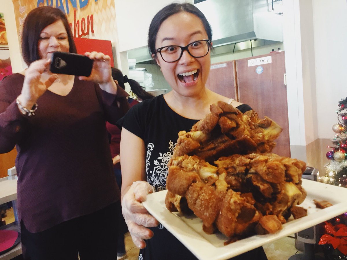 lanibru's tweet photo. Are you bored with food that requires a fork and your own plate? Lunch today at @GRANDTKitchen with PILES of Filipino food, shared, eaten with hands, served on banana leaves.  

Delicious and so much fun!  Loved it. Thank you Rina, Neil and crew. #christmaslunch #filipinostyle https://t.co/7wwBrPyirR