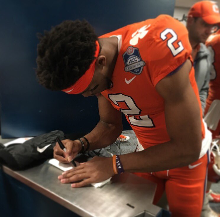 ClemsonFB's tweet photo. Get your mind right. #Clemson https://t.co/2NMoZdv6yR