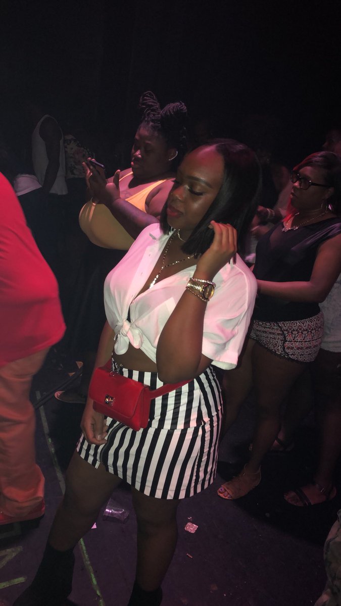 AlwaysBooskie_'s tweet photo. #LastFirstFriday💋🍫 https://t.co/8jY1LrVcKq