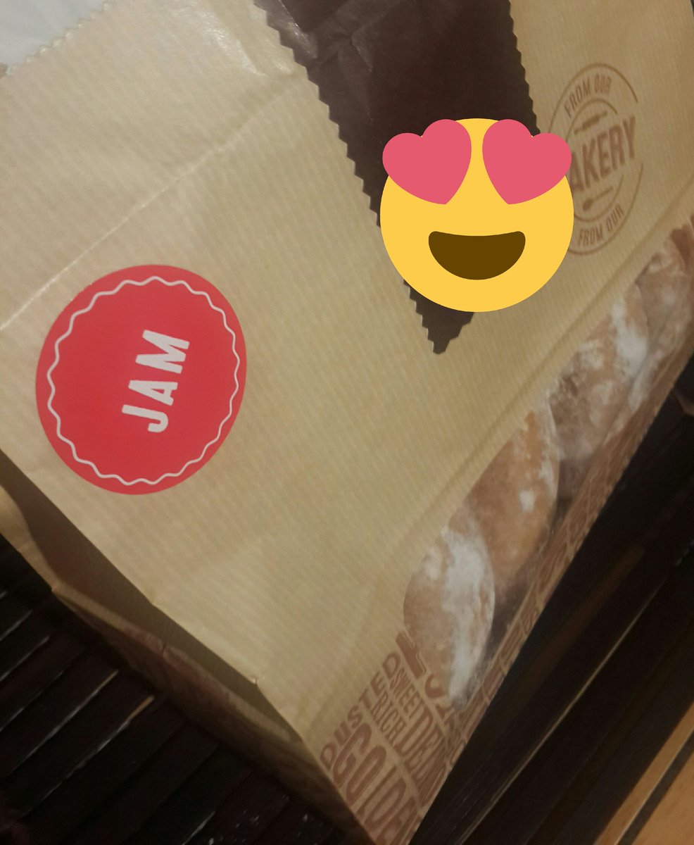 MohammedSidat's tweet photo. When you're excited to eat the jam doughnuts but only to find ring ones instead
#doneover #food #cryinginside https://t.co/zDO5uhaXH7
