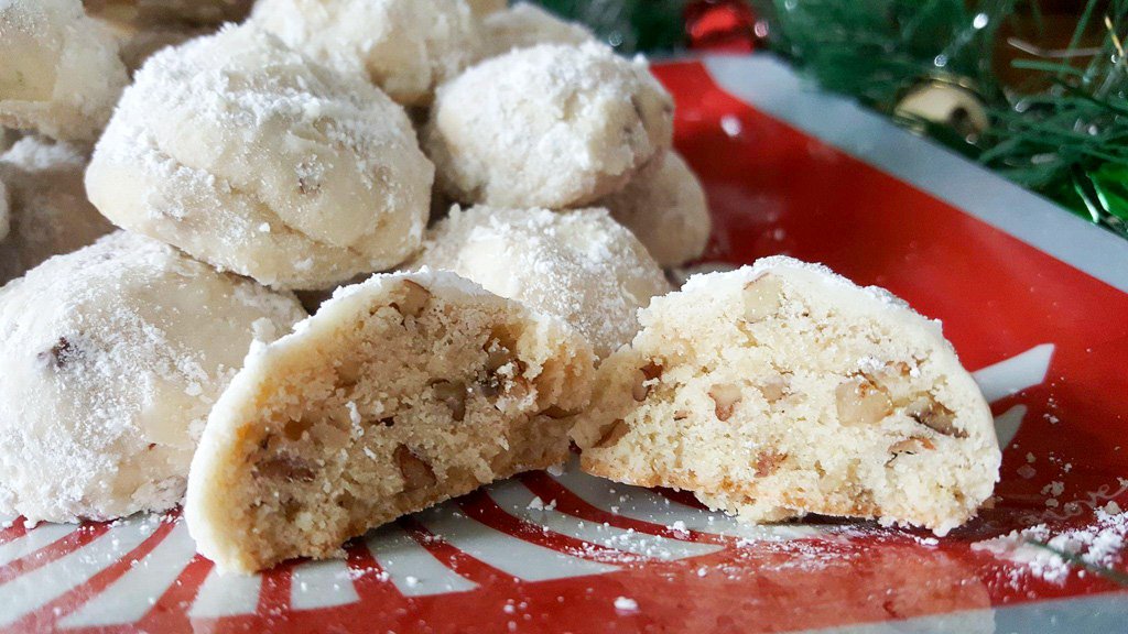 sweetendeavors's tweet photo. Yummy new post is up! I make these melt-in-your-mouth snowball cookies every Christmas- checkout the recipe! https://t.co/EBPPPogkrJ 
#cookies #christmas #chrismascookies #baking #Foodie #foodbloggers #HolidayIsHappening  #CookieLegit #ChristmasCountdown https://t.co/Vxez1LEREw