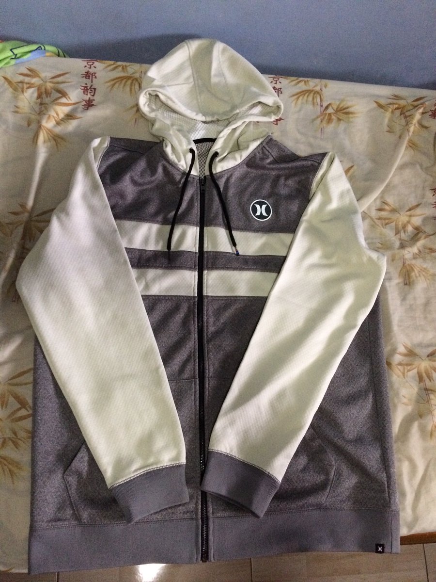 VR_STORE_ tweet picture