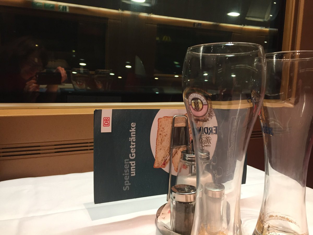 MiriamMenzel's tweet photo. @stevanzett Hier fehlte natürlich noch das Foto #visualTurn #histobier #TheEnd #abreise #histocamp https://t.co/7eOVPdfqqK
