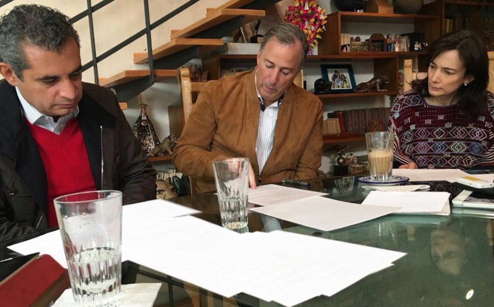 JoseAMeadeK's tweet photo. Para cerrar la distancia entre el México que somos y el México que anhelamos, sólo hay un camino: trabajar con un rumbo claro que mire al futuro y no al pasado. Trabajo con mi esposa Juana y con @EnriqueOchoaR en la revisión de mi discurso de este domingo. https://t.co/84reHvp3Vo