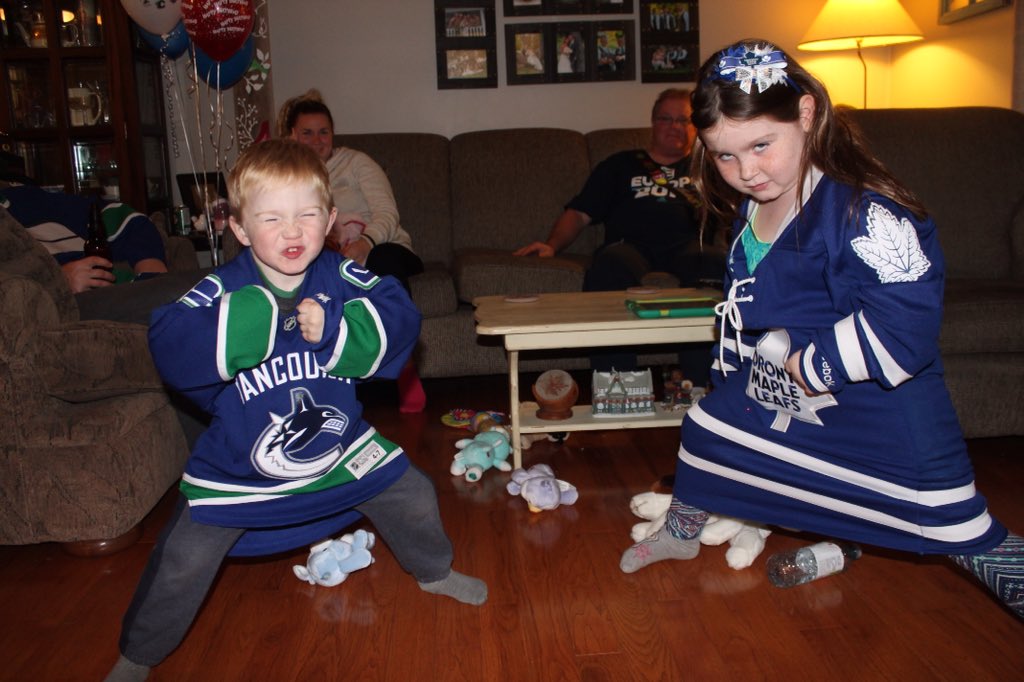 Lizabeetle's tweet photo. Rivalry game night at the Davidson's @DustinDavidson7 @davidson_byron #leafsvscanucks #allcanadianmatchup #HockeyFamily https://t.co/83whe74Ymu