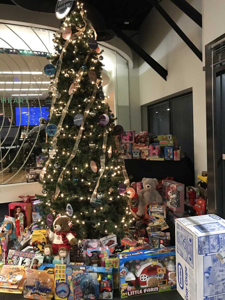 FallstonGroup's tweet photo. Congrats to our friends at @ADGCreative on another legendary holiday party! #ADGGumbo https://t.co/wRowINcs4X