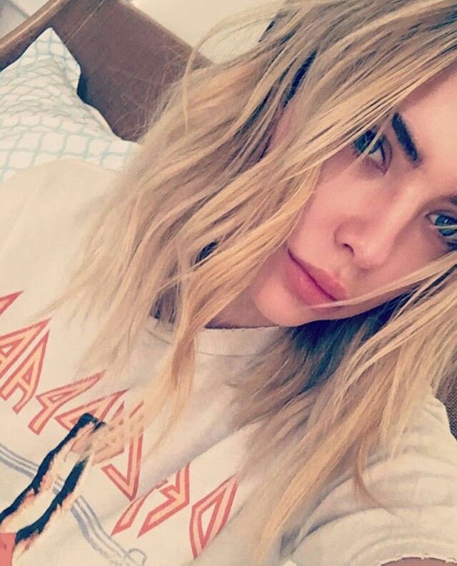 koryswidow's tweet photo. @AshBenzo Day 2 - Best Selfie. I can't choose just one ❤ #BenzoWeek https://t.co/sx4UoMCdq3