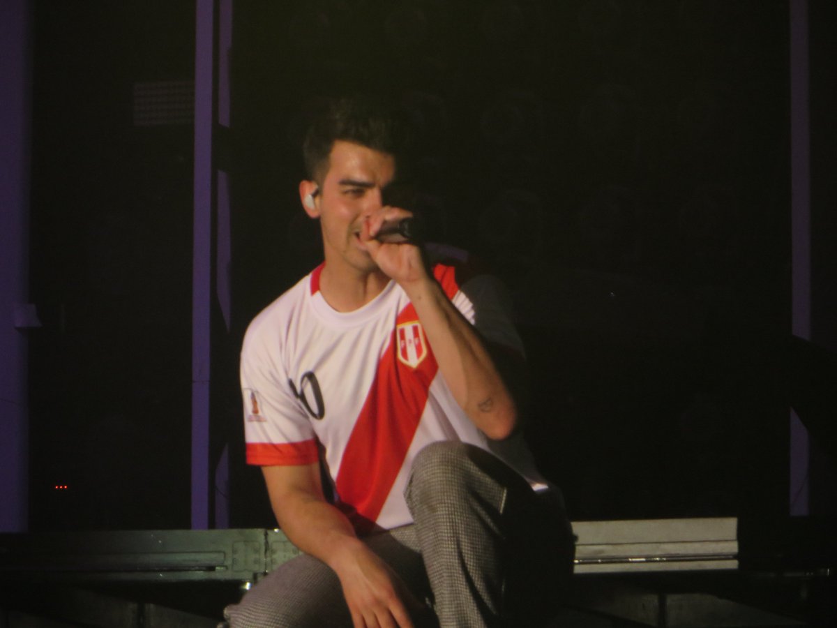 meeelc19's tweet image. DNCE in PERÚ 💛 @DNCE @joejonas #DNCE #DNCEenPeru