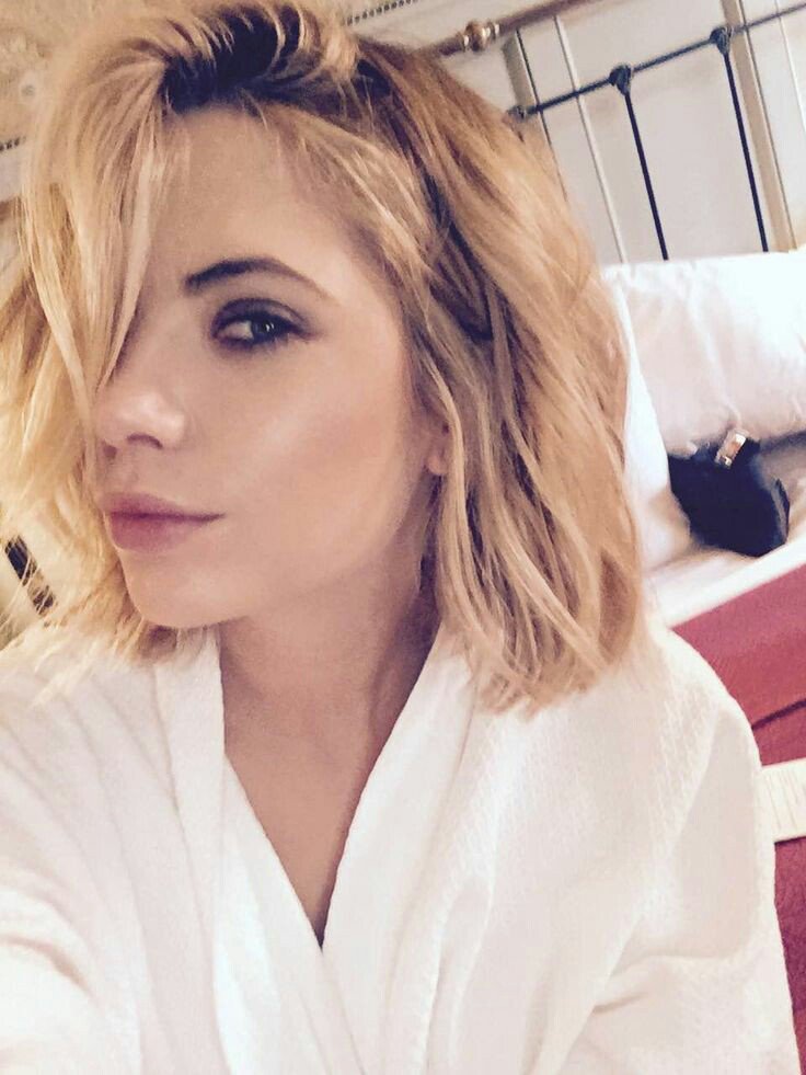 koryswidow's tweet photo. @AshBenzo Day 2 - Best Selfie. I can't choose just one ❤ #BenzoWeek https://t.co/sx4UoMCdq3