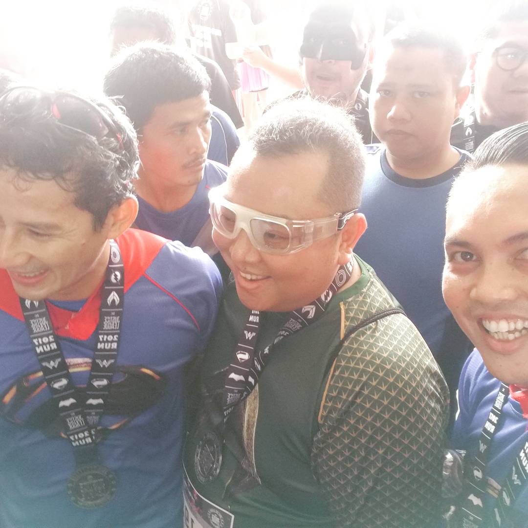 Adihardiana's tweet photo. Hatur nuhun ka pa @sandiuno anu tos dongkap di #jlrunid #jlrunlmp punten foto bomb https://t.co/MPlu4kUMEi