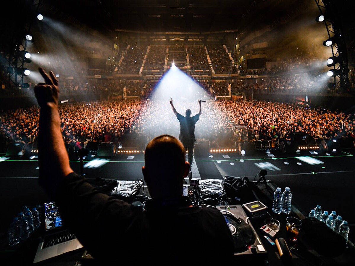 KaseO_real's tweet image. #Madrid GRACIAS, ha sido APOTEÓSICO, 14.000 extraterrestres que nos hemos unido como si fuésemos solo UNO

@marcoscebrian_