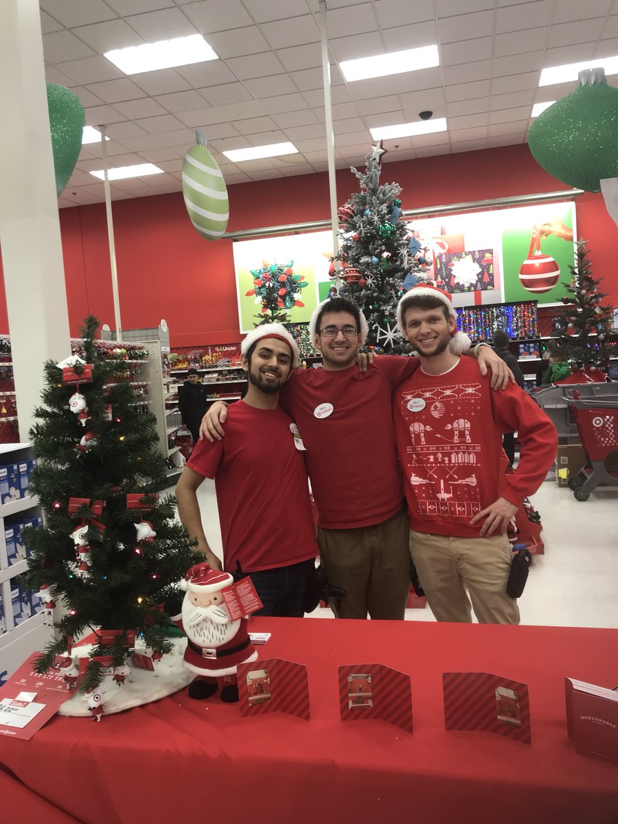 Seasonal spirit at #0995 with our Trim a Tree team members and our #photobooth 😊🎄☃️ #winningtheweekend #mostwonderfultimeoftheyear