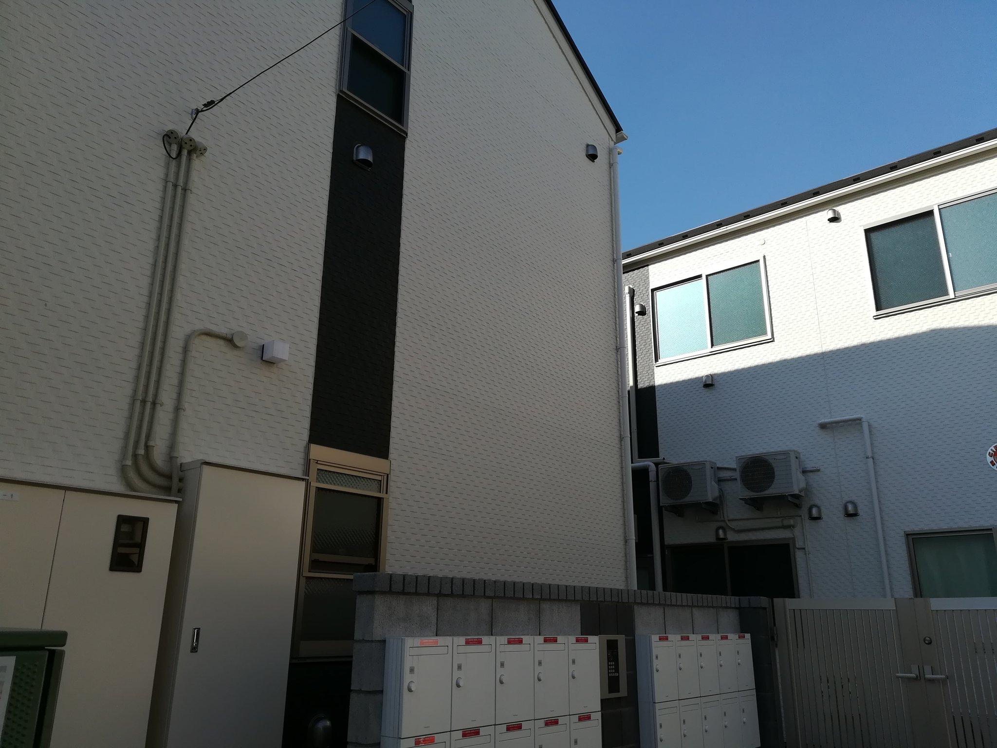 なぎつき ちんあなご On Twitter サークルハウス竹ノ塚壱番館 弐番館 現地を訪れると接道している私道の狭さに驚きますね 隣地も駐輪場なのだからうまくまとめられなかったのかな クソ物件go