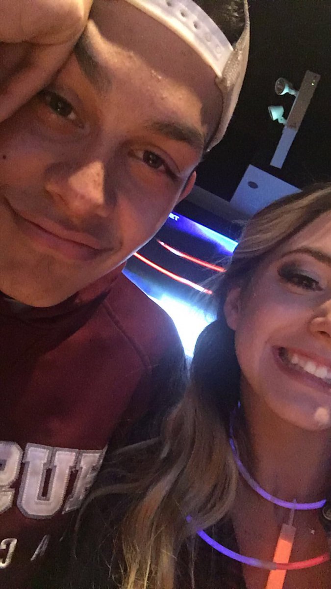 brooklynfranck's tweet photo. ur finally legal!!!! HAPPY BDAY DRY😊 https://t.co/MUF1CfMfRH