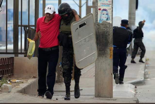 QuePesJorge's tweet photo. El pueblo tiene qué estar junto , la lucha es contra el gobierno corrupto.
#PrayForHonduras 
#FueraJOH https://t.co/iWZUrgsNgQ