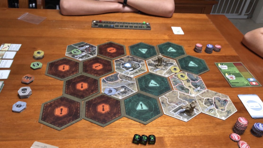 BigChrisDid's tweet image. This #fallouttheboardgame is super neat!  Thanks @FFGames !