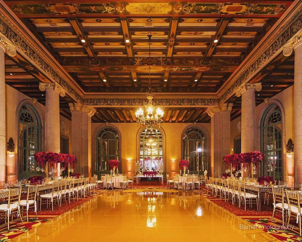 theBarnets's tweet photo. A gorgeous ballroom for a grand celebration. #millenniumbiltmorehotel #goldroom #oldworldbeauty #receptiondecor #mirroredtable #golddancefloor #redandgold #weddingreceptions #barnetphotography #squarerootdesigns .
.
.
.
.
.
.
Venue: @millenniumbiltmore … https://t.co/LoQUs62e5D https://t.co/jrNG8KcVKI