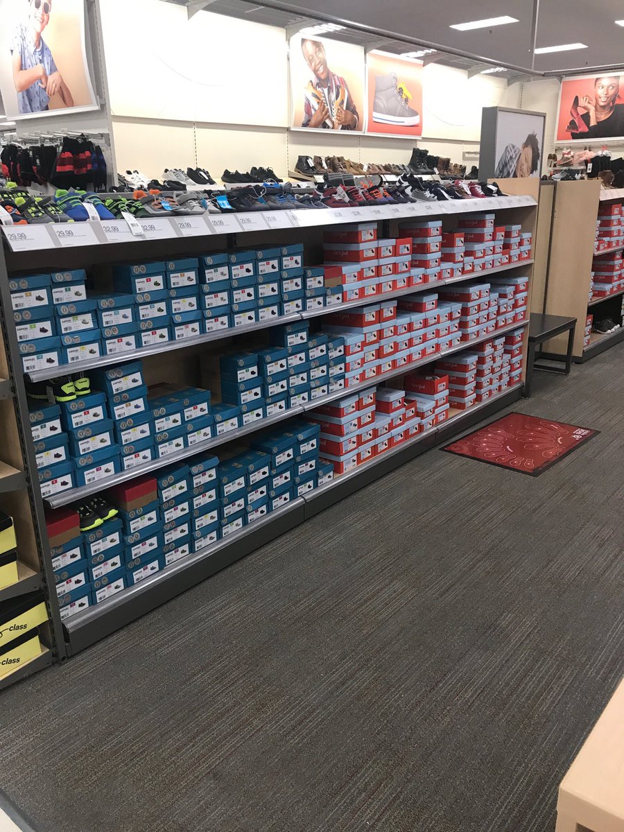 Shout out to our A&amp;A team member Jodie who is keeping a strong brand in kids shoes so our guest can find their sizes easily!  #t1261 <a href="/d_reszkowski/">David Reszkowski</a>
