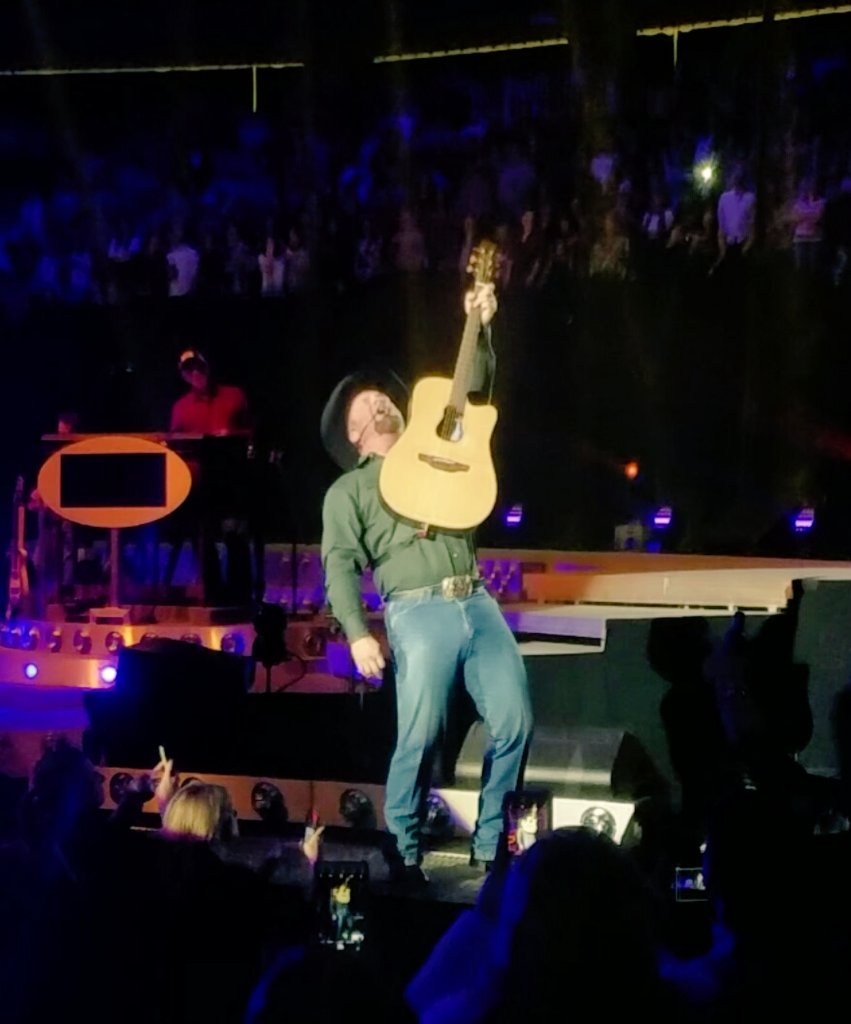 NYCountry947's tweet image. Yeah!!!  @garthbrooks has arrived!!! #AskMeHowIKnow